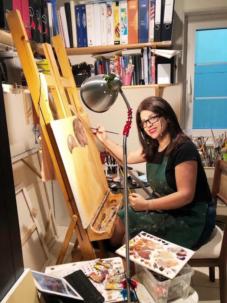 Golbarg Farahmand - Painting at work